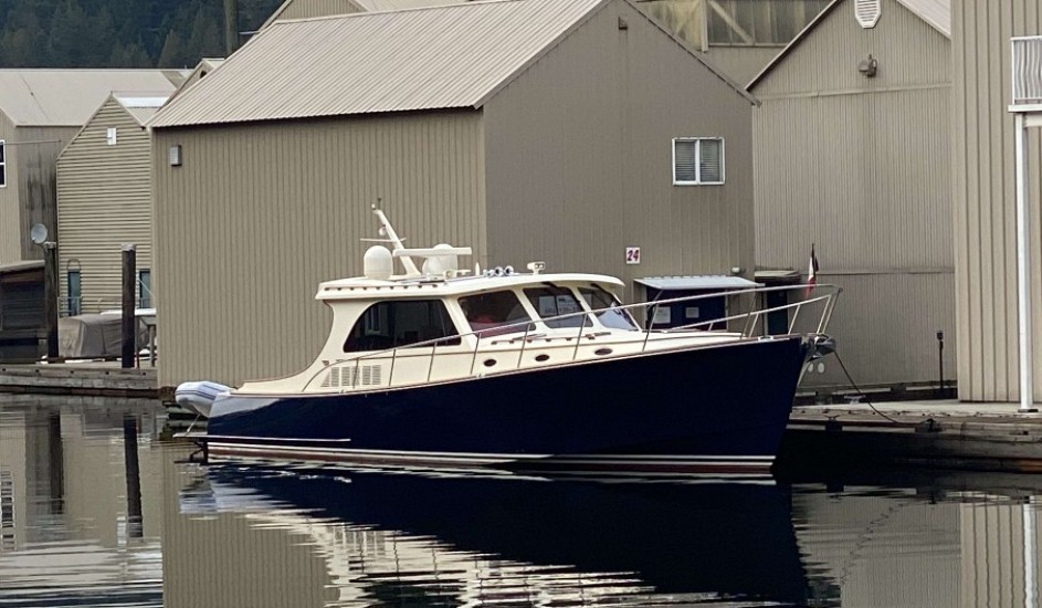 Sold M/Y HINCKLEY TALARIA 48 MKII “FAMILIA“