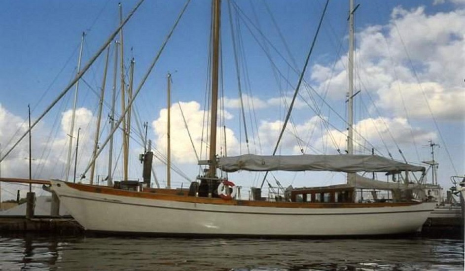 New arrival at Sea Independent S/Y GAFF CUTTER “STELLA“