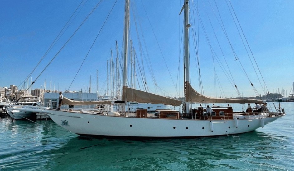 New arrival  S/Y ALDEN SCHOONER “PHOENIX“