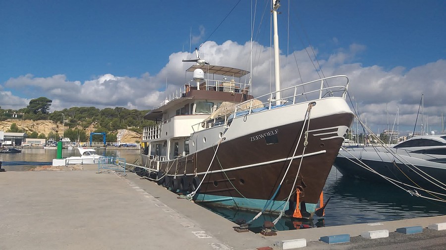 M/Y Trawler Zeewoelf