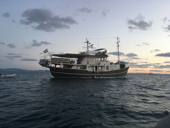 M/Y Trawler Zeewoelf