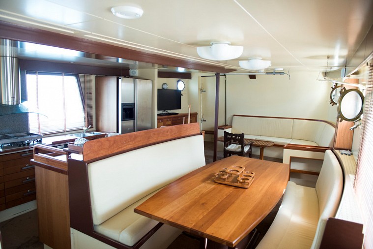 M/Y Trawler Zeewoelf