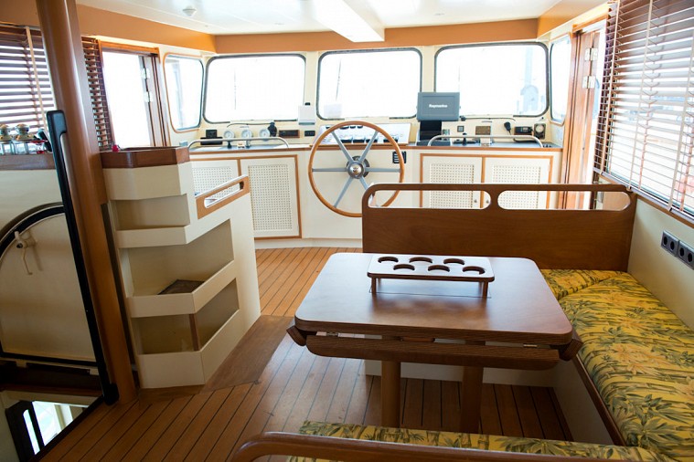 M/Y Trawler Zeewoelf