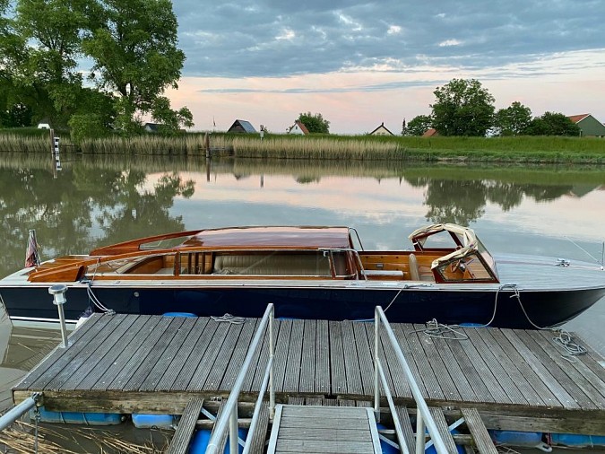 Venezianisches Taxiboot