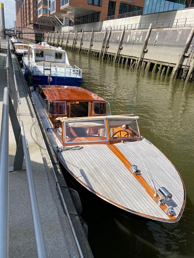 Venezianisches Taxiboot